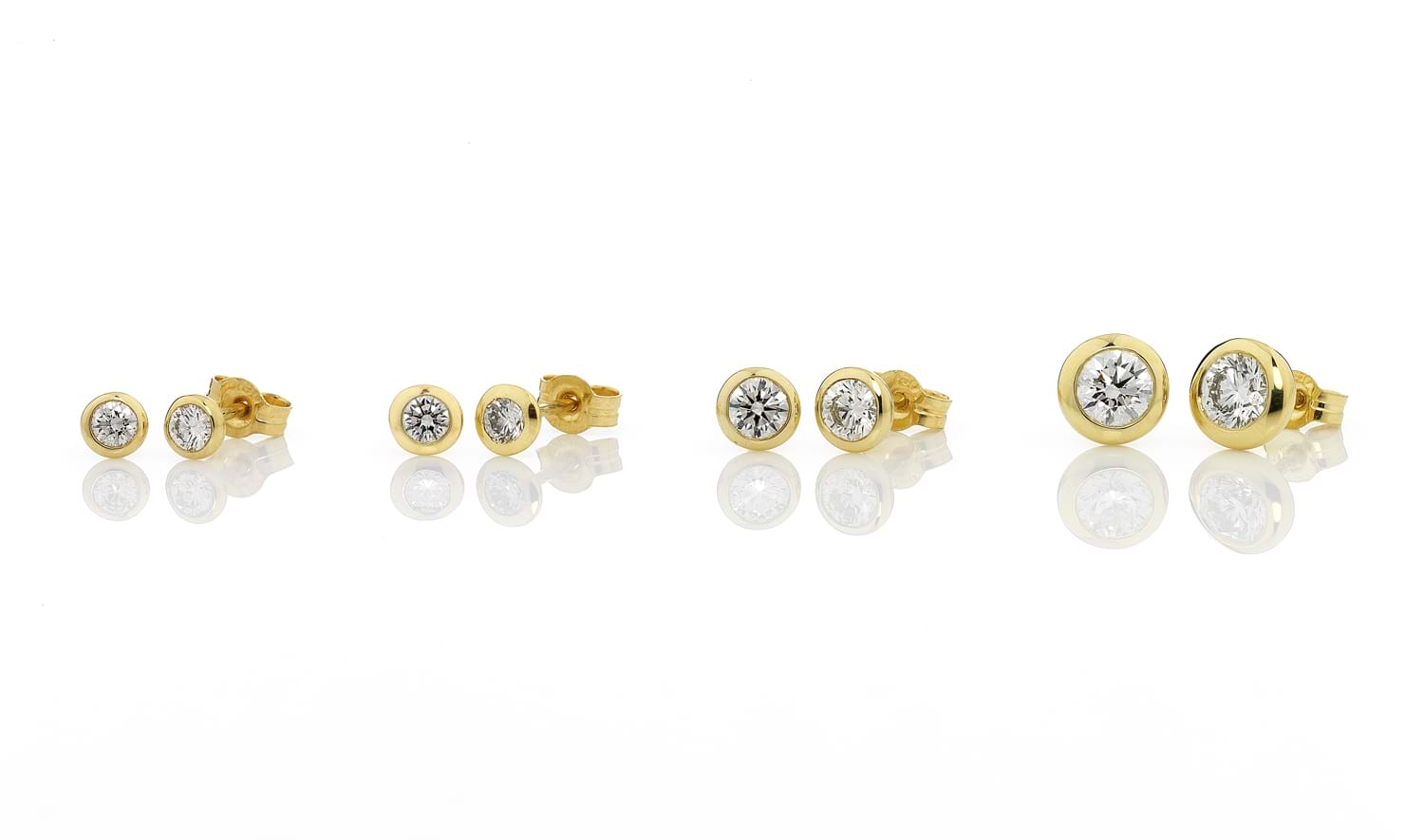 Different sized diamonds, high quality diamond stud earrings, bridal jewellery, diamond jewellery online, buy jewellery online, Eltham jeweller, Melbourne, Australia