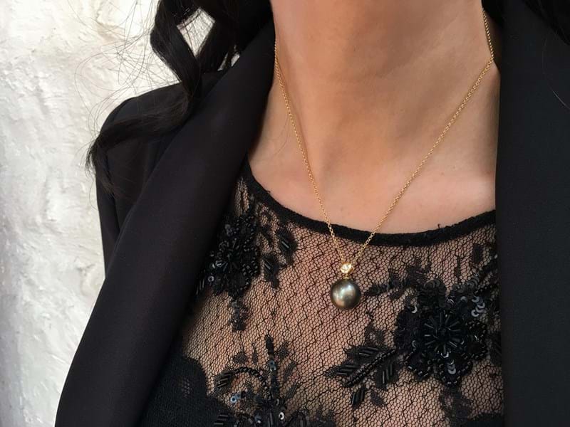Tahitian pearl and diamond pendant in yellow gold on matching chain, Melbourne Australia