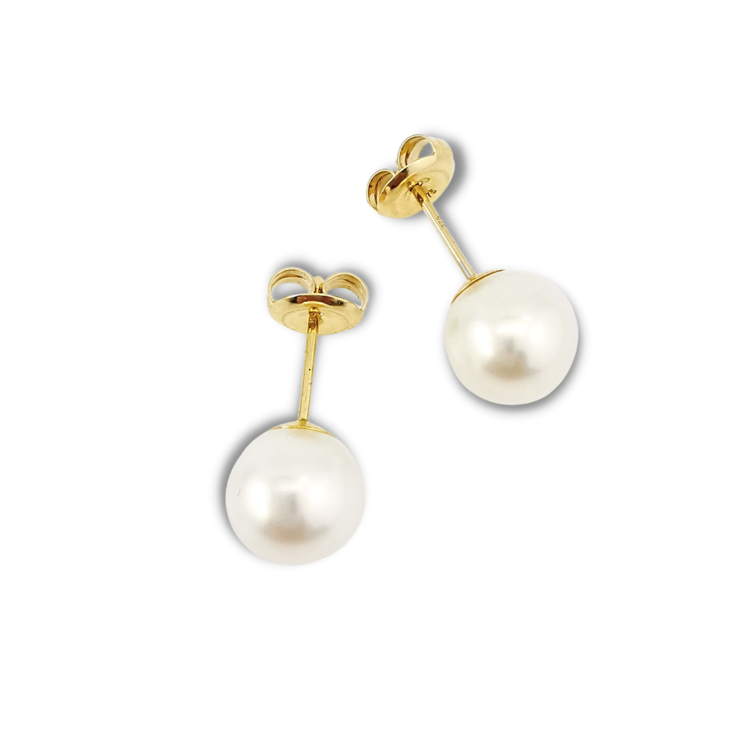 Pearl stud earrings, everyday jewellery, Melbourne Australia